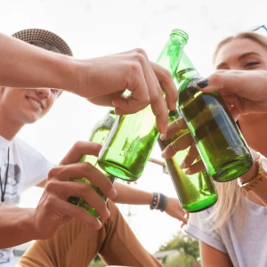 Adolescentes y alcohol. Las consecuencias de naturalizar su consumo